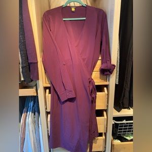 Eddie Bauer wine colored wrap dress. Size Large. Great for travel